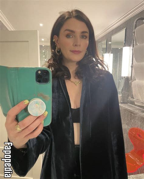 aisling bea nude|Aisling Bea Dancing In Her Knickers .